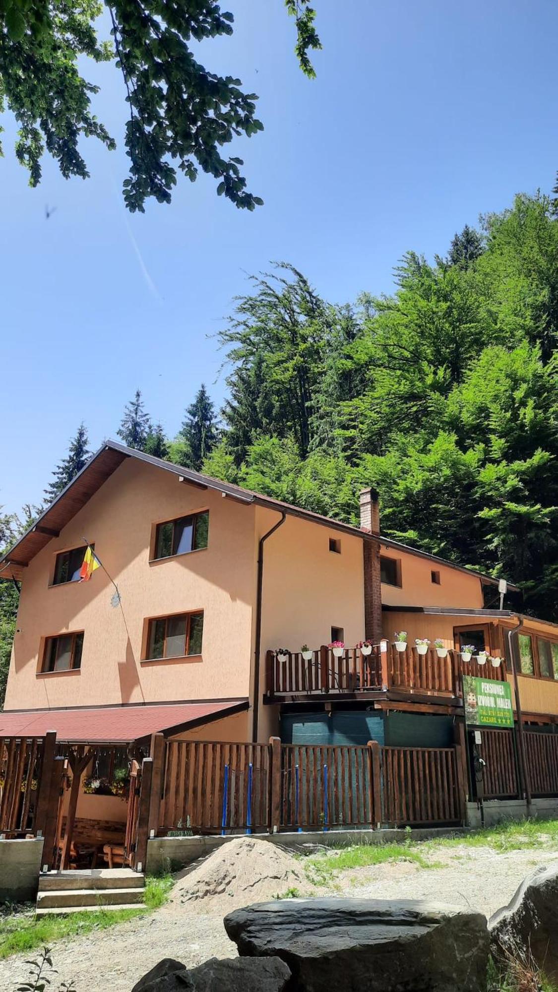 Izvorul Maleii Hotel Petrila Buitenkant foto